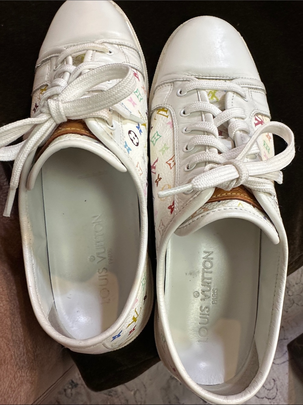 Authentic Louis Vuitton white sneakers with multicolor LV - Picture 8 of 8